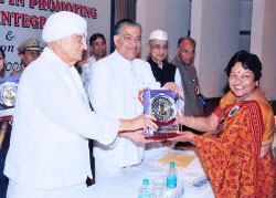 Mrs. Suman Gulati honoured with the  Award for Peace, Integration and Friendship